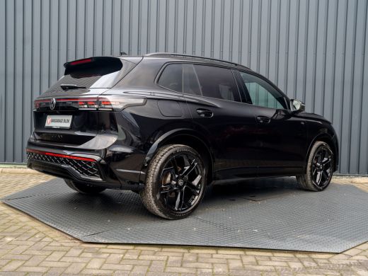 Volkswagen Tiguan 1.5 eTSI R-Line Edition | 360 Camera | 20'' | Black Style | Side Assist | Prijs Rijklaar!! ActivLease financial lease