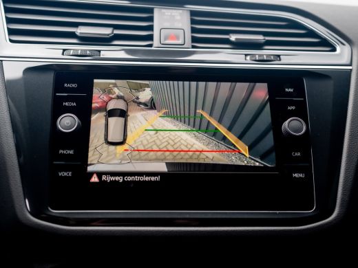 Volkswagen Tiguan 1.5 TSI R-Line Business+ | Trekhaak wegkl. | 20'' | Side Assist | Elk. A-klep | IQ Light | Prijs ... ActivLease financial lease