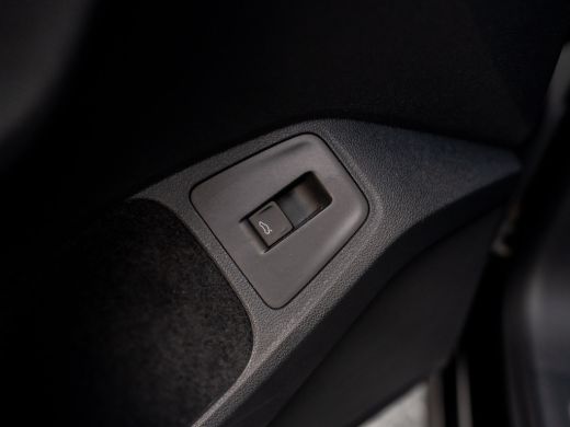 Volkswagen Tiguan 1.5 TSI R-Line Business+ | Trekhaak wegkl. | 20'' | Side Assist | Elk. A-klep | IQ Light | Prijs ... ActivLease financial lease