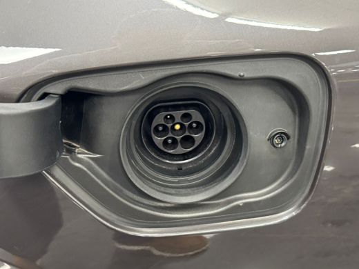 Volvo  V60 T6 Plug-in hybrid AWD Ultimate Bright | Panoramadak | Trekhaak | Stuurverwarming | Achterbank ver... ActivLease financial lease