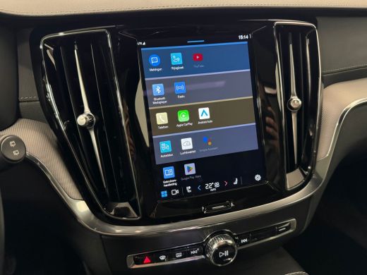 Volvo  V60 T6 Plug-in hybrid AWD Ultimate Bright | Panoramadak | Trekhaak | Stuurverwarming | Achterbank ver... ActivLease financial lease