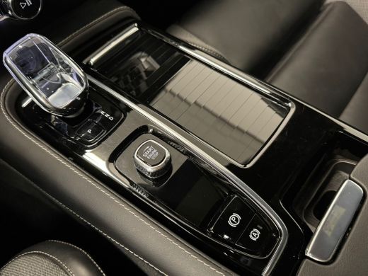 Volvo  V60 T6 Plug-in hybrid AWD Ultimate Bright | Panoramadak | Trekhaak | Stuurverwarming | Achterbank ver... ActivLease financial lease