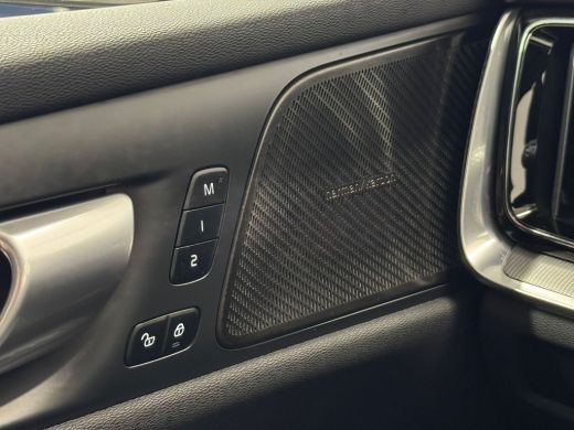 Volvo  V60 T6 Plug-in hybrid AWD Ultimate Bright | Panoramadak | Trekhaak | Stuurverwarming | Achterbank ver... ActivLease financial lease