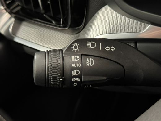 Volvo  V60 T6 Plug-in hybrid AWD Ultimate Bright | Panoramadak | Trekhaak | Stuurverwarming | Achterbank ver... ActivLease financial lease