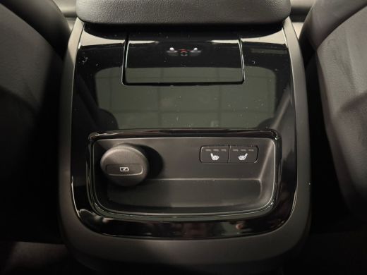 Volvo  V60 T6 Plug-in hybrid AWD Ultimate Bright | Panoramadak | Trekhaak | Stuurverwarming | Achterbank ver... ActivLease financial lease