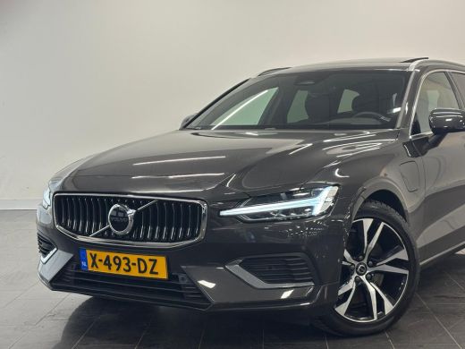 Volvo  V60 T6 Plug-in hybrid AWD Ultimate Bright | Panoramadak | Trekhaak | Stuurverwarming | Achterbank ver... ActivLease financial lease