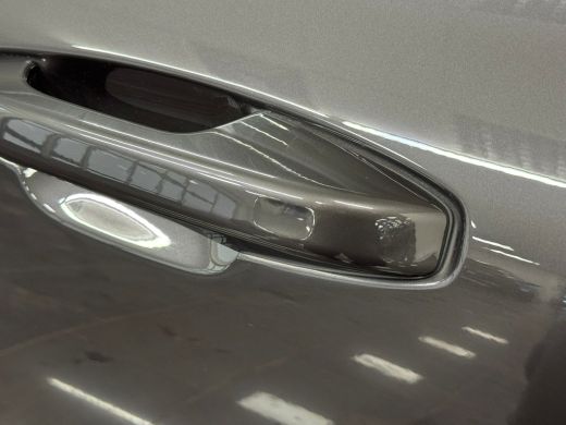 Volvo  V60 T6 Plug-in hybrid AWD Ultimate Bright | Panoramadak | Trekhaak | Stuurverwarming | Achterbank ver... ActivLease financial lease