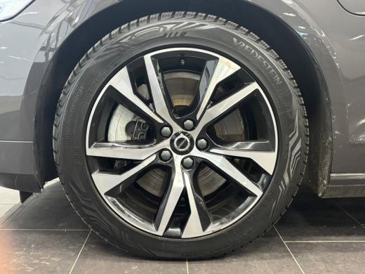 Volvo  V60 T6 Plug-in hybrid AWD Ultimate Bright | Panoramadak | Trekhaak | Stuurverwarming | Achterbank ver... ActivLease financial lease