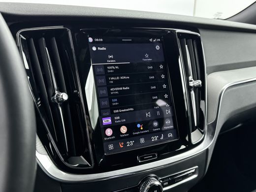 Volvo  V60 T6 Recharge Plus Dark | 18" | Sporstoelen | 360 Camera | Trekhaak | Harman Kardon | Elektr. verst... ActivLease financial lease