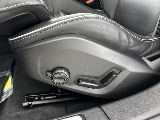 Volvo  V60 T6 Recharge Plus Dark | 18" | Sporstoelen | 360 Camera | Trekhaak | Harman Kardon | Elektr. verst... ActivLease financial lease