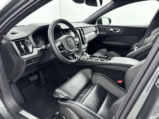 Volvo  V60 T6 Recharge Plus Dark | 18" | Sporstoelen | 360 Camera | Trekhaak | Harman Kardon | Elektr. verst... ActivLease financial lease