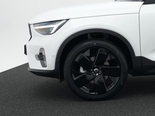 Volvo  XC40 2.0 B4 Plus Black Edition Pixel LED | Panoramadak | Harman Kardon | Nubuck | Stoelverwarming V&A ... ActivLease financial lease