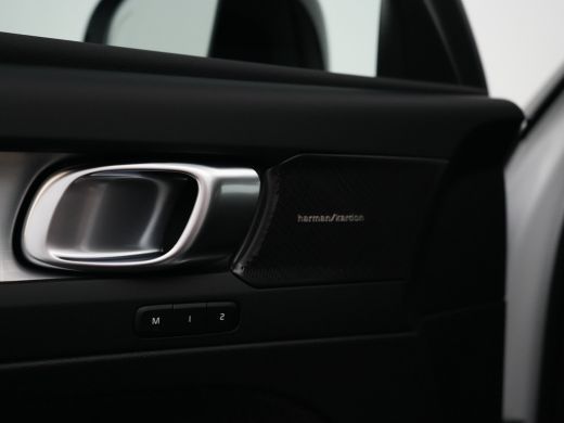 Volvo  XC40 2.0 B4 Plus Black Edition Pixel LED | Panoramadak | Harman Kardon | Nubuck | Stoelverwarming V&A ... ActivLease financial lease