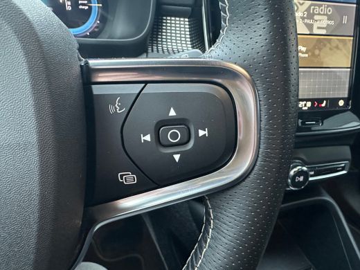 Volvo  XC40 Recharge P8 AWD R-Design | SOH 92,3%| TREKHAAK ELEKTRISCH| STOEL-  EN STUURVERWARMING| CAMERA| PA... ActivLease financial lease