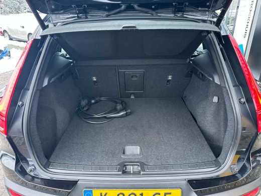 Volvo  XC40 Recharge P8 AWD R-Design | SOH 92,3%| TREKHAAK ELEKTRISCH| STOEL-  EN STUURVERWARMING| CAMERA| PA... ActivLease financial lease