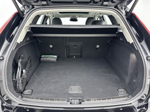 Volvo  XC60 T6 Recharge Plus Dark | 20" | Bowers & Wilkins | Geventileerd Nappa | Massagestoelen | Trekhaak |... ActivLease financial lease