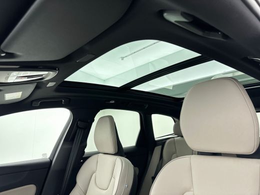 Volvo  XC60 T6 Recharge Ultra Bright | 21" | Luchtvering | Getint Glas | Panoramadak | Head-up | Harman Kardo... ActivLease financial lease