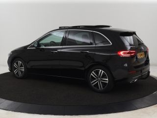 Mercedes-Benz B-Klasse 180 Business Solution Luxury | Panoramadak | Leder | Stoelverwarming | Trekhaak | Memory | Keyles...