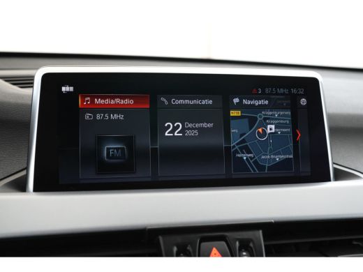 BMW X1 sDrive18d High Executive Automaat, Panorama dak, Navigatie ActivLease financial lease