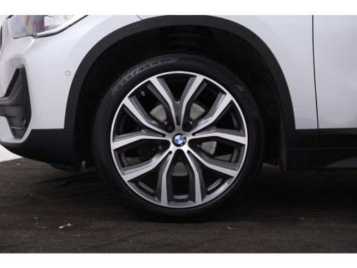 BMW X1 sDrive18d High Executive Automaat, Panorama dak, Navigatie ActivLease financial lease