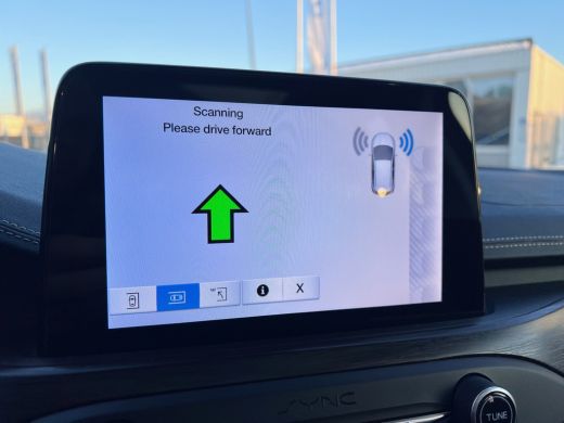 Ford Focus 125pk EcoBoost/Vignale/B&O/Adaptive/Matrix/Schuifdak/HUD/Trekh. ActivLease financial lease