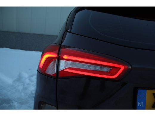 Ford Focus 125pk EcoBoost/Vignale/B&O/Adaptive/Matrix/Schuifdak/HUD/Trekh. ActivLease financial lease