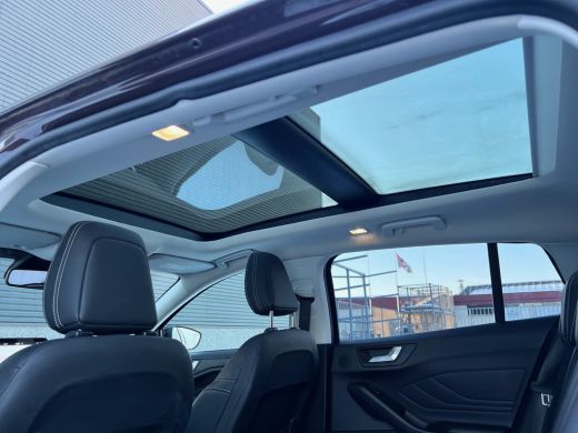 Ford Focus 125pk EcoBoost/Vignale/B&O/Adaptive/Matrix/Schuifdak/HUD/Trekh. ActivLease financial lease