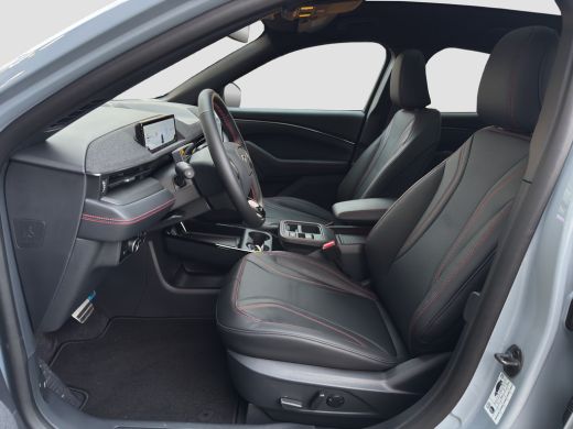 Ford Mustang Mach-E Mach-E Extended Premium RWD 88 kWh | Achteruitrijcamera | Apple Carplay/Android Auto|telefooninte... ActivLease financial lease