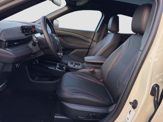 Ford Mustang Mach-E Mach-E Extended Premium RWD 88 kWh | Snel Leverbaar! | Pano | Leder | Adap. Cruise | B&O Audio ActivLease financial lease
