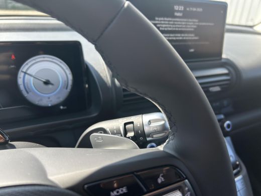 Hyundai Inster Pulse 49 kWh | Winterpack | Uit voorraad leverbaar | Warmtepomp | Stoel en stuurverwarming | Park... ActivLease financial lease