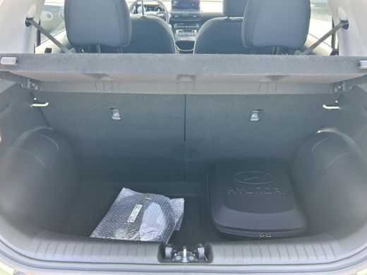 Hyundai Inster Pulse 49 kWh | Winterpack | Uit voorraad leverbaar | Warmtepomp | Stoel en stuurverwarming | Park... ActivLease financial lease