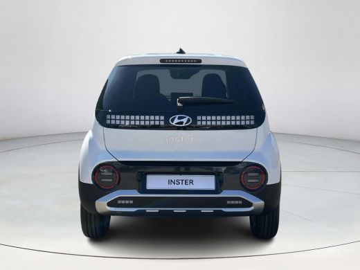Hyundai Inster Pulse 49 kWh | Winterpack | Uit voorraad leverbaar | Warmtepomp | Stoel en stuurverwarming | Park... ActivLease financial lease