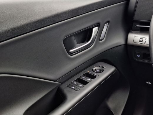 Hyundai Kona 1.6 GDI HEV Premium Sky | Uit voorraad leverbaar! | Schuif-/kantel dak | Elektrische stoelen | St... ActivLease financial lease