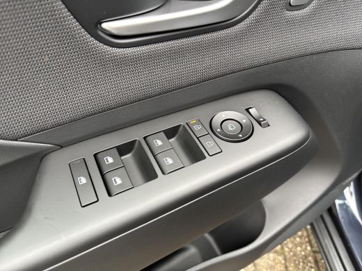 Hyundai Kona 1.6 GDI HEV Premium Sky | Uit voorraad leverbaar! | Schuif-/kantel dak | Elektrische stoelen | St... ActivLease financial lease
