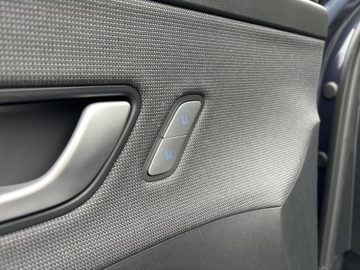 Hyundai Kona 1.6 GDI HEV Premium Sky | Uit voorraad leverbaar! | Schuif-/kantel dak | Elektrische stoelen | St... ActivLease financial lease