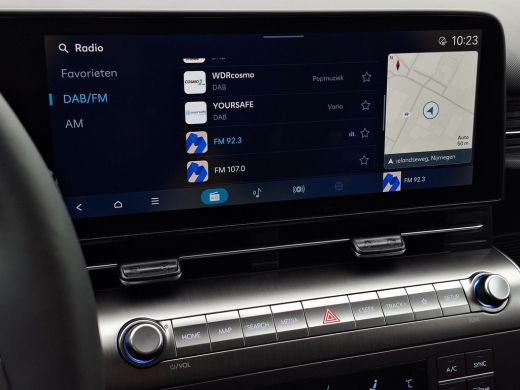Hyundai Kona Comfort Smart 65.4 kWh | Warmte Pomp | Apple Carplay / Android Auto | Stoel / Stuurverwarming | C... ActivLease financial lease