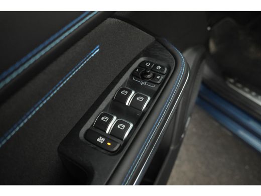 Lynk & Co 01 1.5 Zwarte Hemel, Panorama Dak, Black Pakket ActivLease financial lease