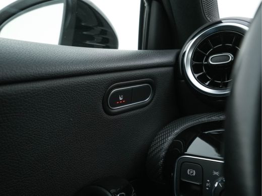 Mercedes-Benz A-Klasse 160 Business Solution (INCL-BTW) *LEATHER- FABRIC | FULL-LED | WIDE-SCREEN-COCKPIT | CAMERA | NAV... ActivLease financial lease