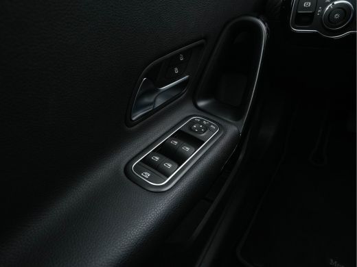 Mercedes-Benz A-Klasse 160 Business Solution (INCL-BTW) *LEATHER- FABRIC | FULL-LED | WIDE-SCREEN-COCKPIT | CAMERA | NAV... ActivLease financial lease
