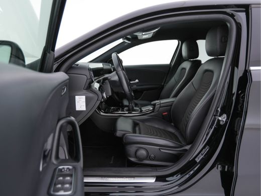 Mercedes-Benz A-Klasse 160 Business Solution (INCL-BTW) *LEATHER- FABRIC | FULL-LED | WIDE-SCREEN-COCKPIT | CAMERA | NAV... ActivLease financial lease