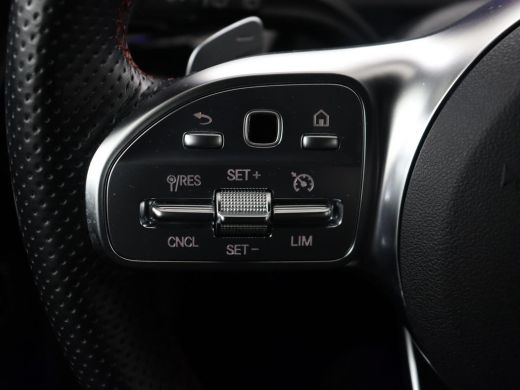 Mercedes-Benz A-Klasse 250e AMG | Panoramadak | Stoelverwarming | Carplay | Leder/Alcantara | Camera | Sfeerverlichting ... ActivLease financial lease