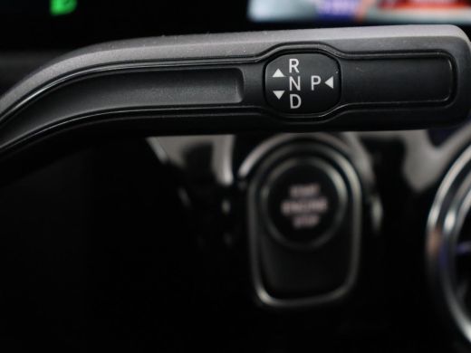 Mercedes-Benz A-Klasse 250e AMG | Panoramadak | Stoelverwarming | Carplay | Leder/Alcantara | Camera | Sfeerverlichting ... ActivLease financial lease