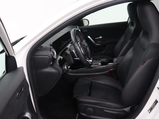 Mercedes-Benz A-Klasse 250e AMG | Panoramadak | Stoelverwarming | Carplay | Leder/Alcantara | Camera | Sfeerverlichting ... ActivLease financial lease