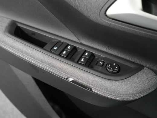 Opel Frontera 1.2 Turbo Hybrid GS | 17" Lichtmetalen velgen in Zwart met 215/60 R17 banden | Cruise control | D... ActivLease financial lease