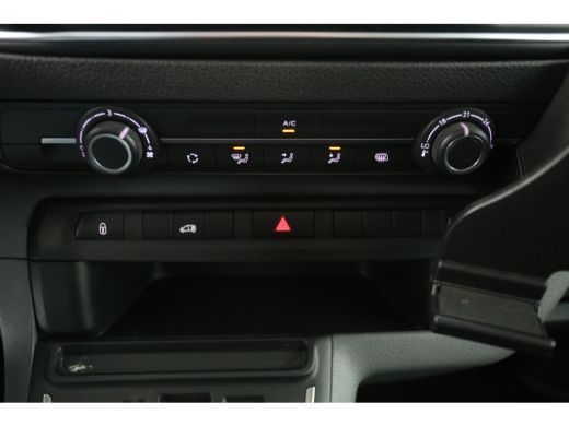 Opel Vivaro-e L2H1 75 kWh | SOH 90% | Snelladen | Airco | Cruise | 3-Zits | Carplay | Navi | Parkeersens. ActivLease financial lease