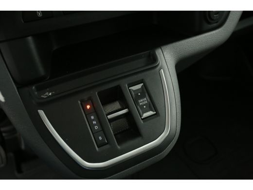 Opel Vivaro-e L2H1 75 kWh | SOH 90% | Snelladen | Airco | Cruise | 3-Zits | Carplay | Navi | Parkeersens. ActivLease financial lease