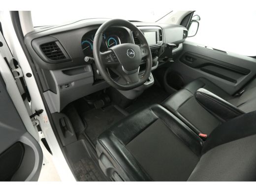 Opel Vivaro-e L2H1 75 kWh | SOH 90% | Snelladen | Airco | Cruise | 3-Zits | Carplay | Navi | Parkeersens. ActivLease financial lease