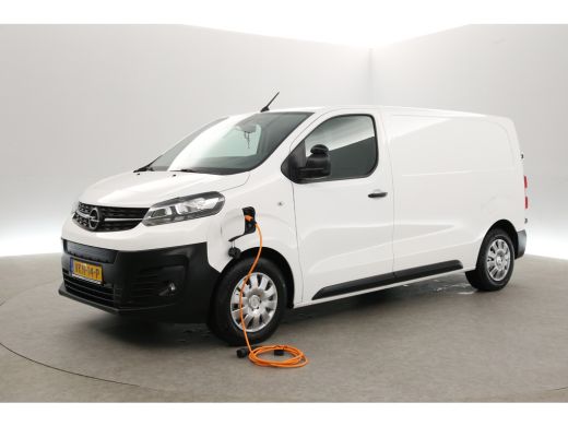 Opel Vivaro-e L2H1 75 kWh | SOH 90% | Snelladen | Airco | Cruise | 3-Zits | Carplay | Navi | Parkeersens. ActivLease financial lease