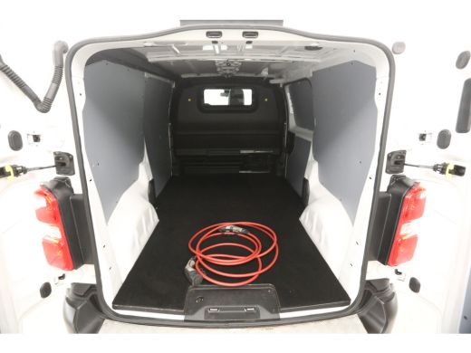 Opel Vivaro-e L2H1 75 kWh | SOH 90% | Snelladen | Airco | Cruise | 3-Zits | Carplay | Navi | Parkeersens. ActivLease financial lease