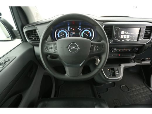 Opel Vivaro-e L2H1 75 kWh | SOH 90% | Snelladen | Airco | Cruise | 3-Zits | Carplay | Navi | Parkeersens. ActivLease financial lease